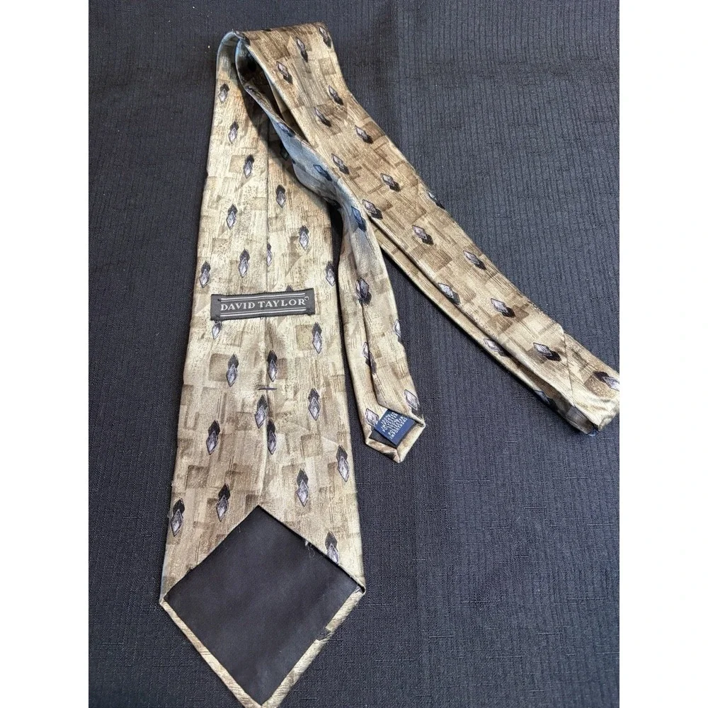 DAVID TAYLOR Mens Tie Tan Blue Geometric Pattern Polyester Necktie Classic